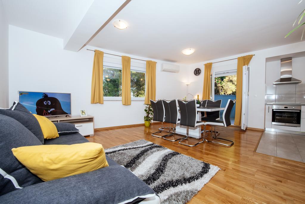 Apartment Rainbow